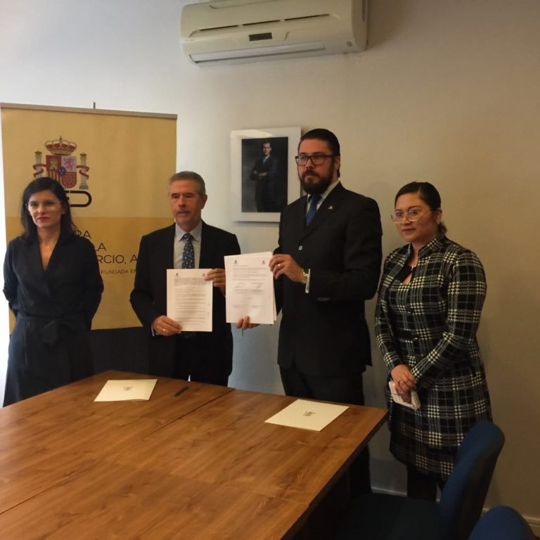 Firma de convenio de colaboriación entre COPARMEX Metropolitano y la Cámara Española de Comercio
