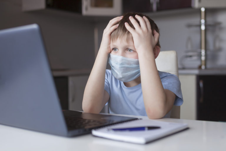 Advierten especialistas efectos psicológicos en niños por pandemia