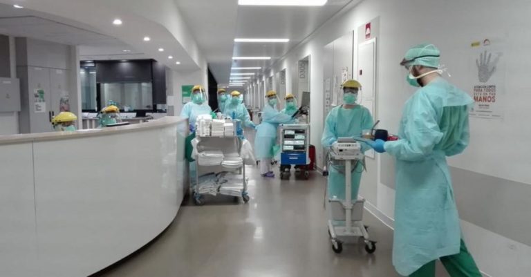 La unidad de cuidados intensivos de un hospital en España