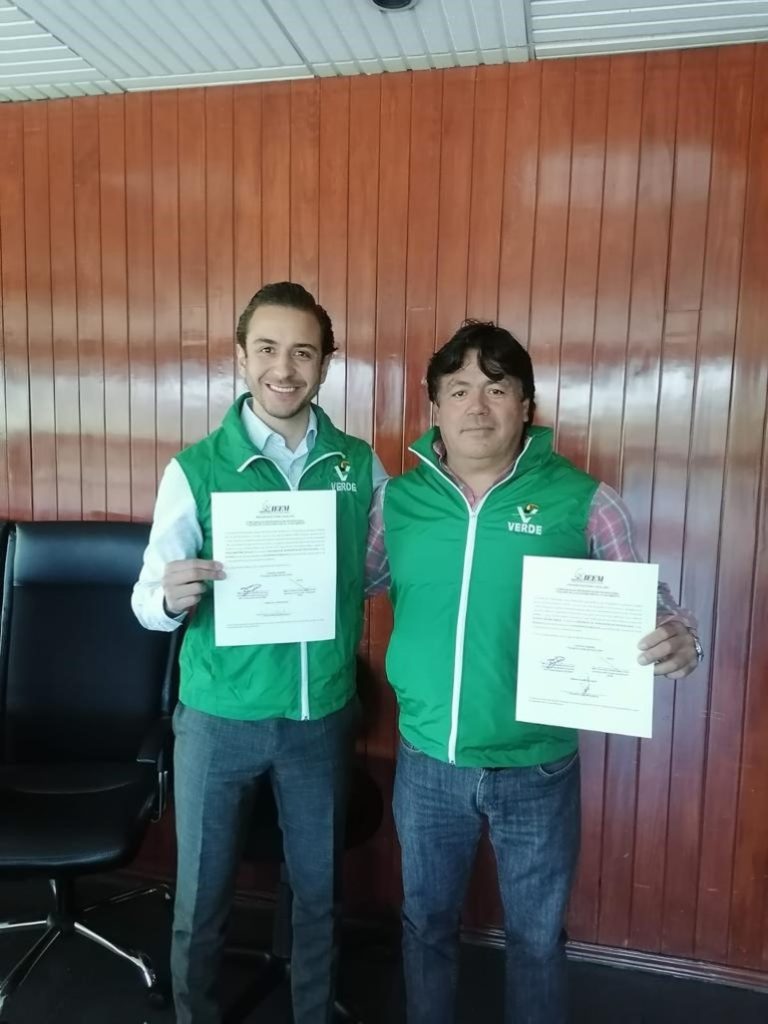 Entregan constancia a Diego Martinez Rosillo como Regidor 12 de Atizapán de Zaragoza