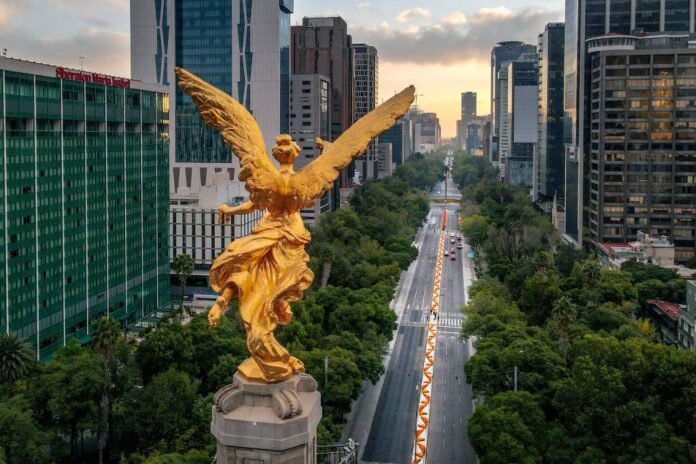 Monumento-de-la-Independencia-en-la-Ciudad-de-Mexico-desde-las-alturas